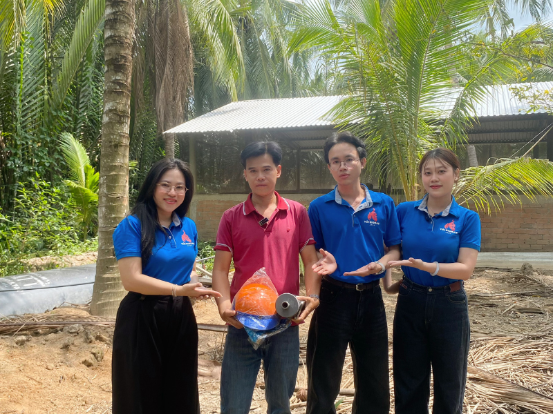 tui-biogas-xu-ly-chat-thai-chan-nuoi-20-con-heo